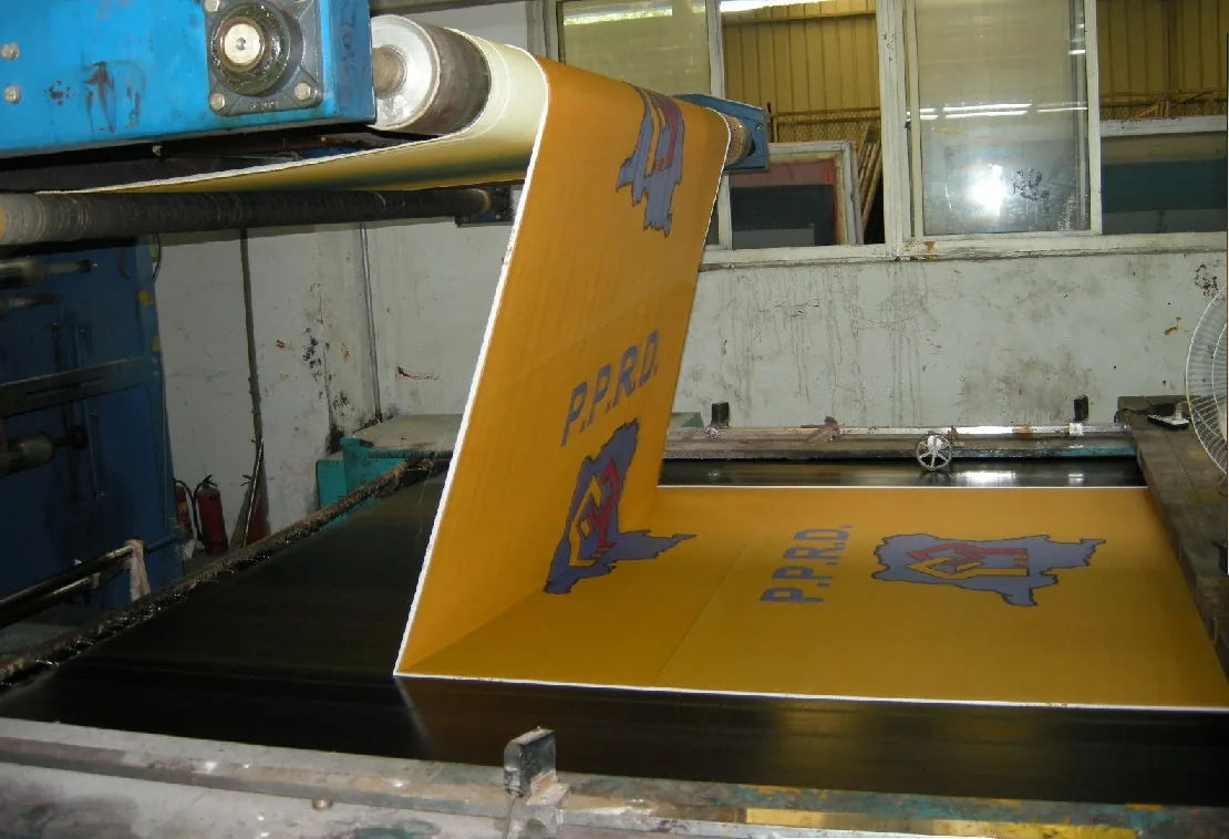 Banner production machine